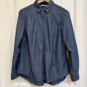Riders by Lee Blue Chambray Patterned Button Down Shirt. Size M